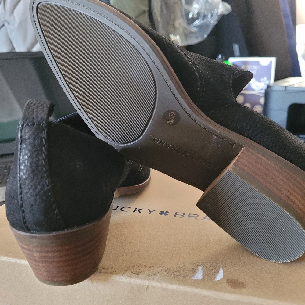 Ladies Loafer - Picture 3 of 8